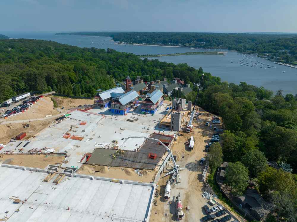 冷泉港木框架实验室长岛封顶:可持续建材与尖端科研的深度融合(图1) 冷泉港木框架实验室长岛封顶:可持续建材与尖端科研的深度融合(图1)