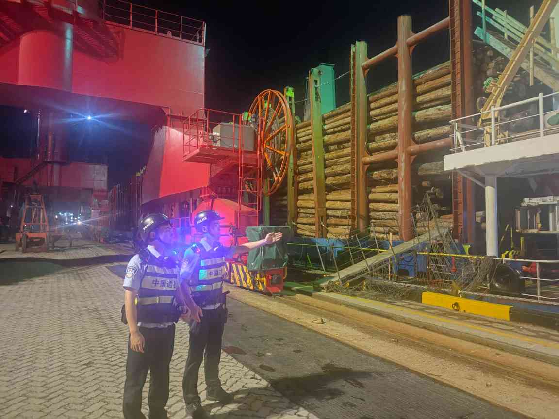 福建莆田口岸:以高效通关破解原木进口瓶颈,原木进口量超 70 万根(图2) 福建莆田口岸:以高效通关破解原木进口瓶颈,原木进口量超 70 万根(图2)