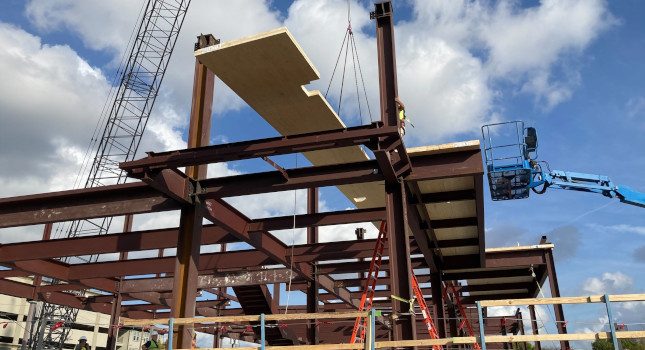 钢木联姻:北美建筑新浪潮如何破解低碳与成本难题(图1) 钢木联姻:北美建筑新浪潮如何破解低碳与成本难题(图1)