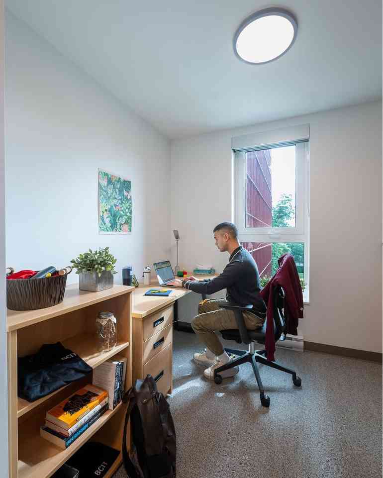 1.32亿打造“木头宿舍”!BCIT高木大厦新增469床,学生通勤、租房压力双缓解(图2) 1.32亿打造“木头宿舍”!BCIT高木大厦新增469床,学生通勤、租房压力双缓解(图2)