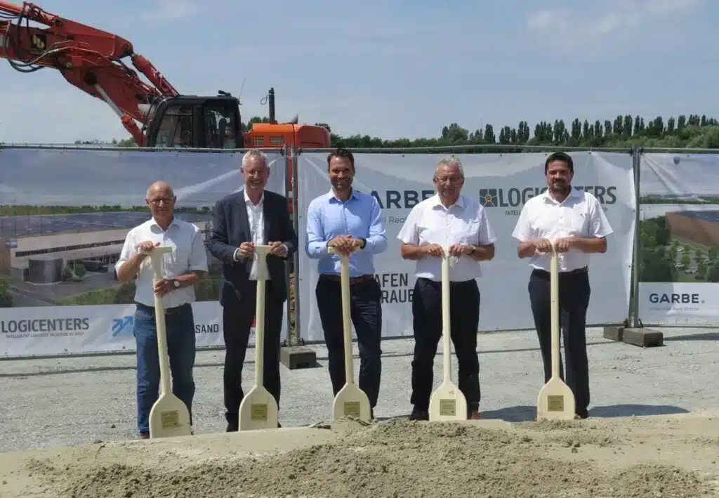 希思罗机场加速净零转型：CLT 屋顶仓库引领低碳建筑革新(图2)