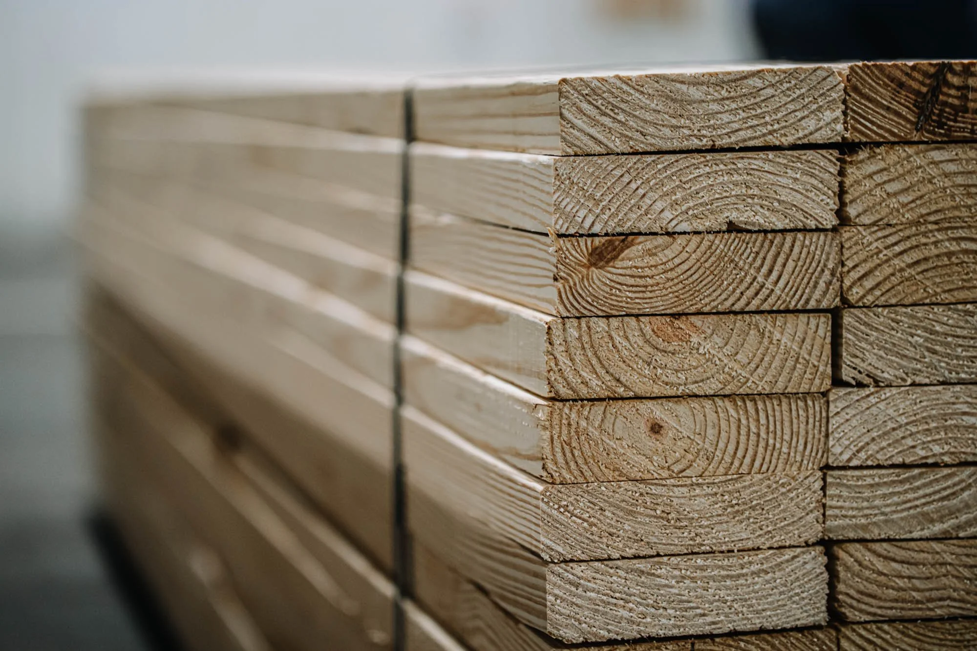 70% 出口流向美国，关税高企下加拿大 SPF 凭啥 “锁定” 美国建筑市场？(图2)