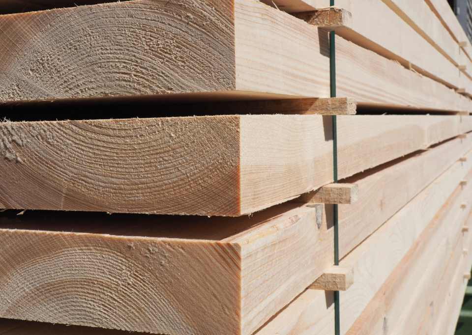 美加软木木材关税之争：成本飙升成定局，房产市场再承压！(图3)