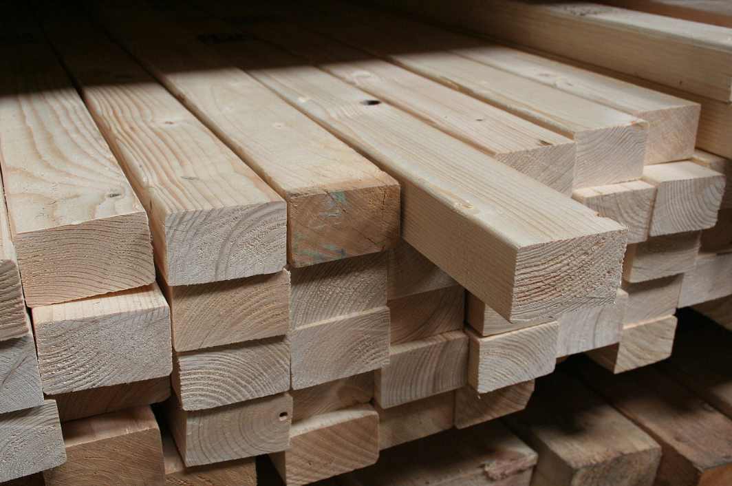 木材期货价格突破680美元(图1)