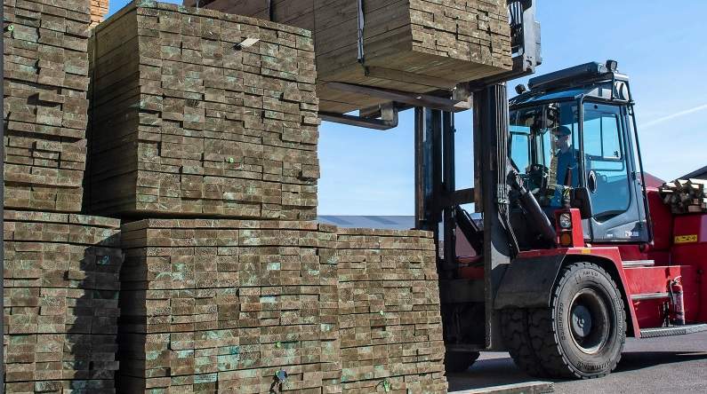 “双节”将至,部分材种率先提价试探市场,木材行情或迎普涨前奏(图1) “双节”将至,部分材种率先提价试探市场,木材行情或迎普涨前奏(图1)