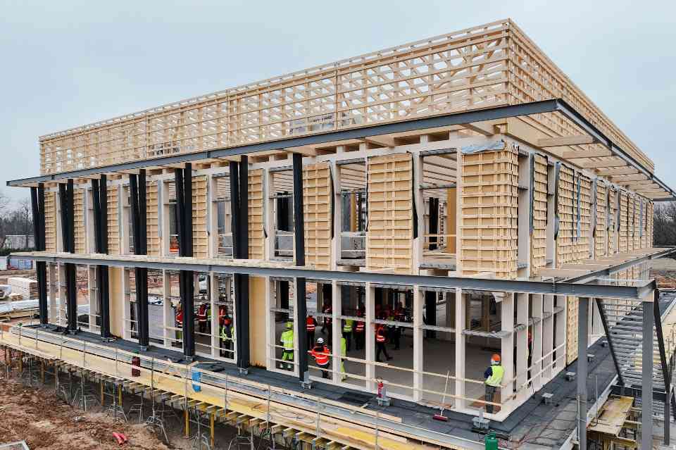 加拿大瞄准大规模木材技术,欲破解300万套住房短缺难题(图2) 加拿大瞄准大规模木材技术,欲破解300万套住房短缺难题(图2)