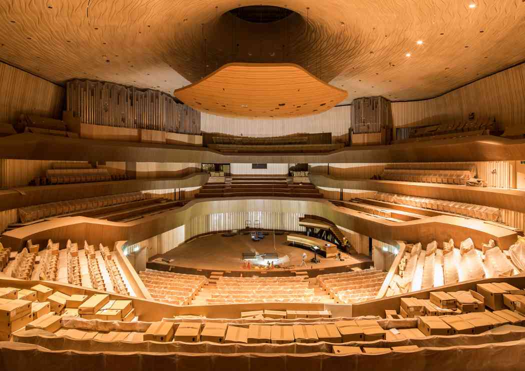 木构奇迹：巴巴多斯新地标用纯压缩桁架重新定义可持续建筑(图1)